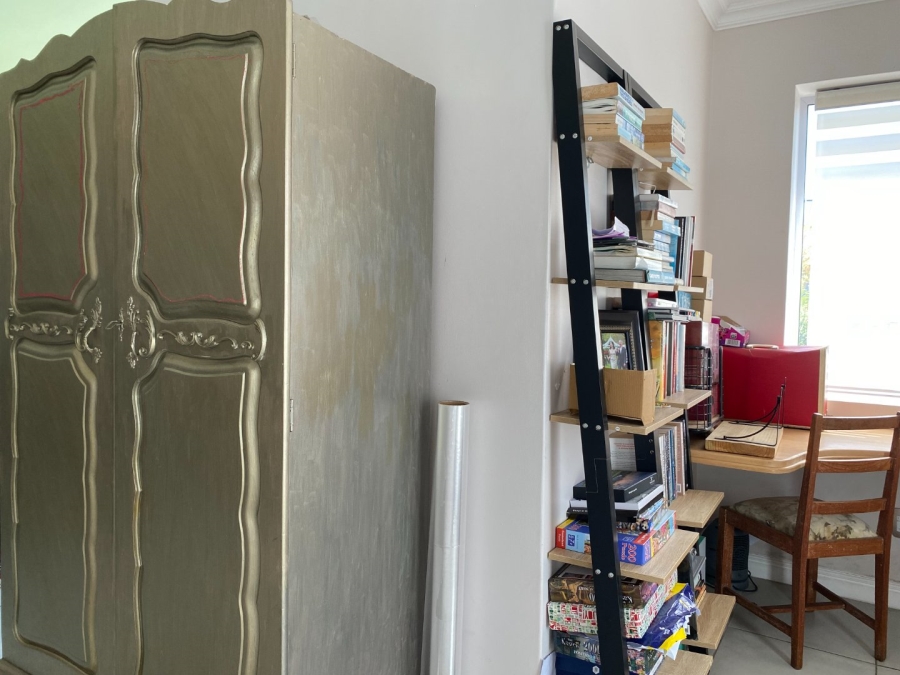 4 Bedroom Property for Sale in Kraaibosch Manor Western Cape